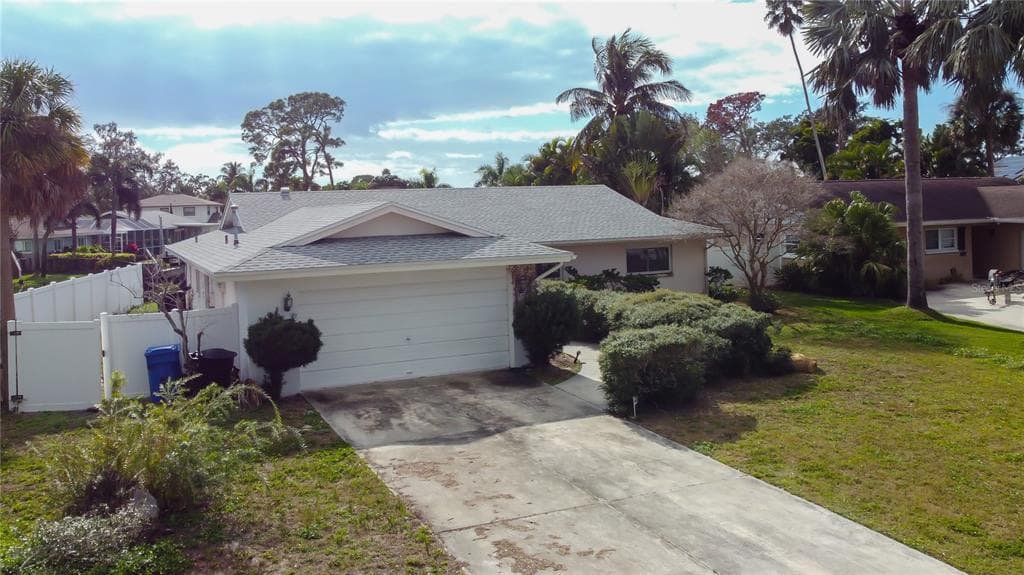 5116 VENETIAN BOULEVARD NE ST PETERSBURG, FL 33703