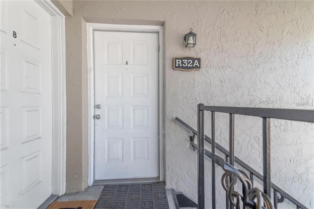 4511 S OAK DRIVE UNIT R32A TAMPA, FL 33611