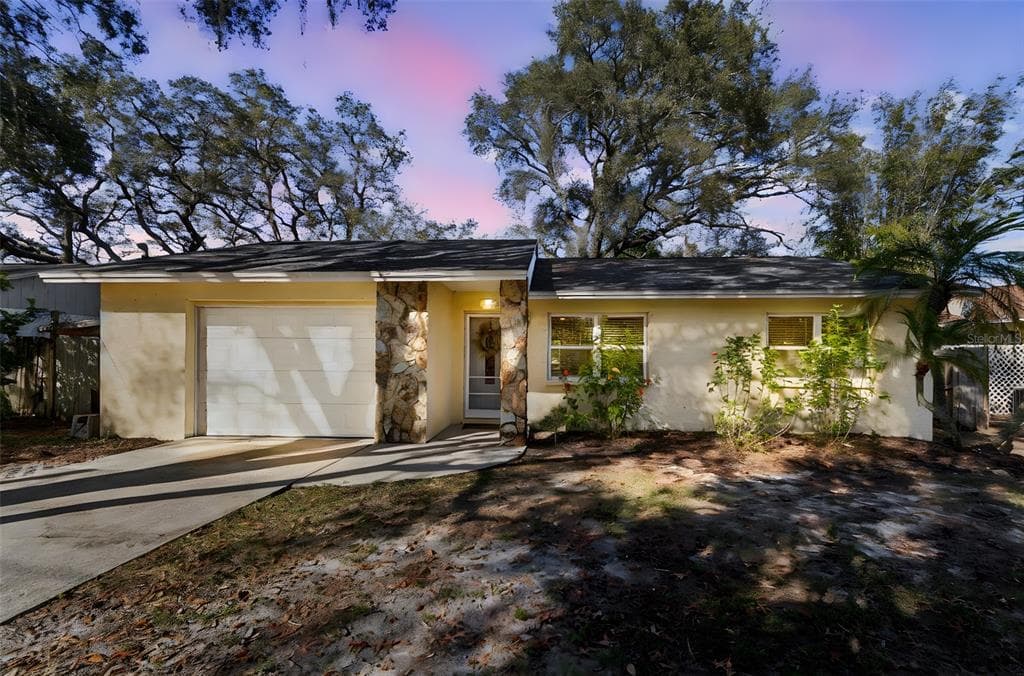 727 LOCUST STREET TARPON SPRINGS, FL 34689