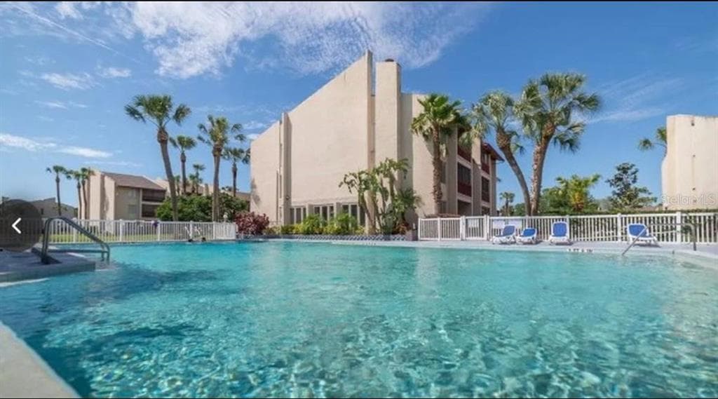 8609 HURON COURT UNIT 29 TAMPA, FL 33614