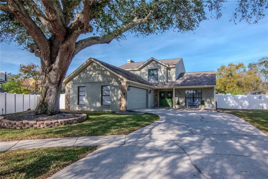 2604 GOLDCREST PLACE VALRICO, FL 33596