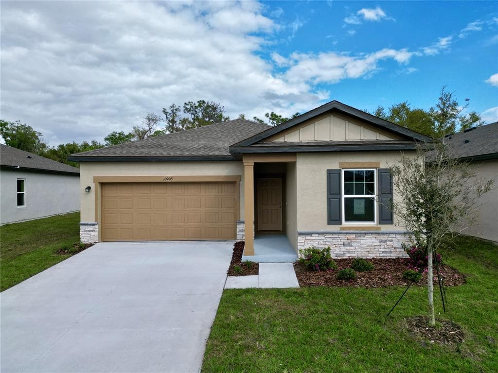 10908 CURVING CREEK LOOP PARRISH, FL 34219