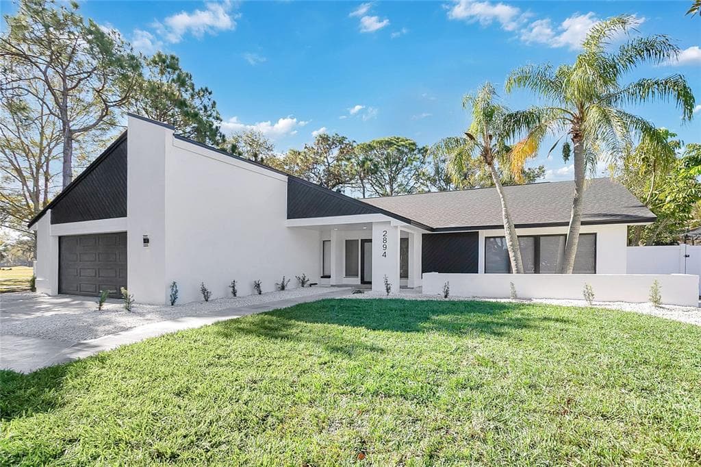 2894 ROLLINGWOOD COURT