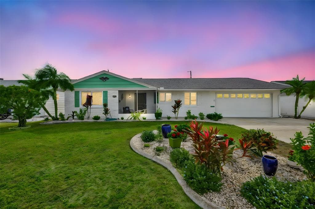1520 DANBURY DRIVE