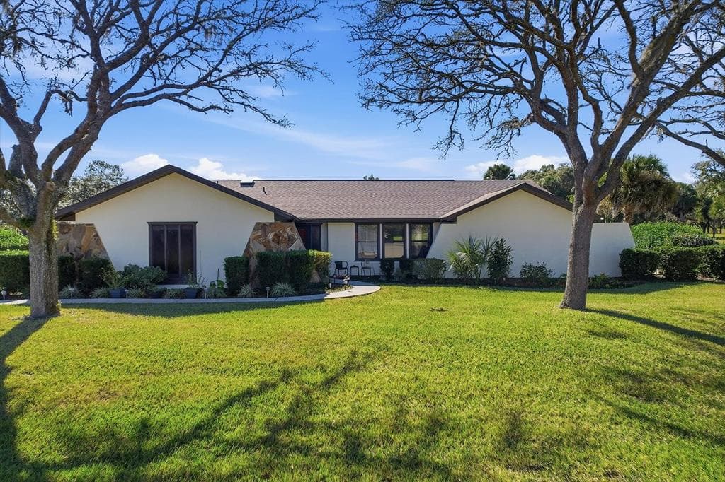 560 E FALCONRY COURT