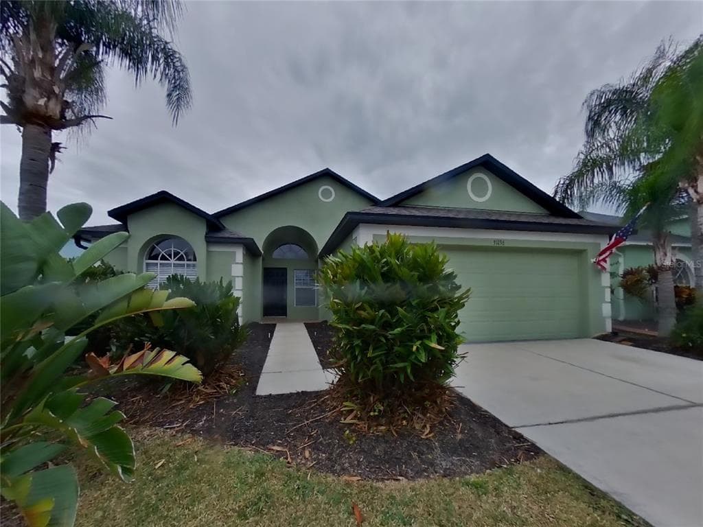 31136 WHINSENTON DRIVE WESLEY CHAPEL, FL 33543