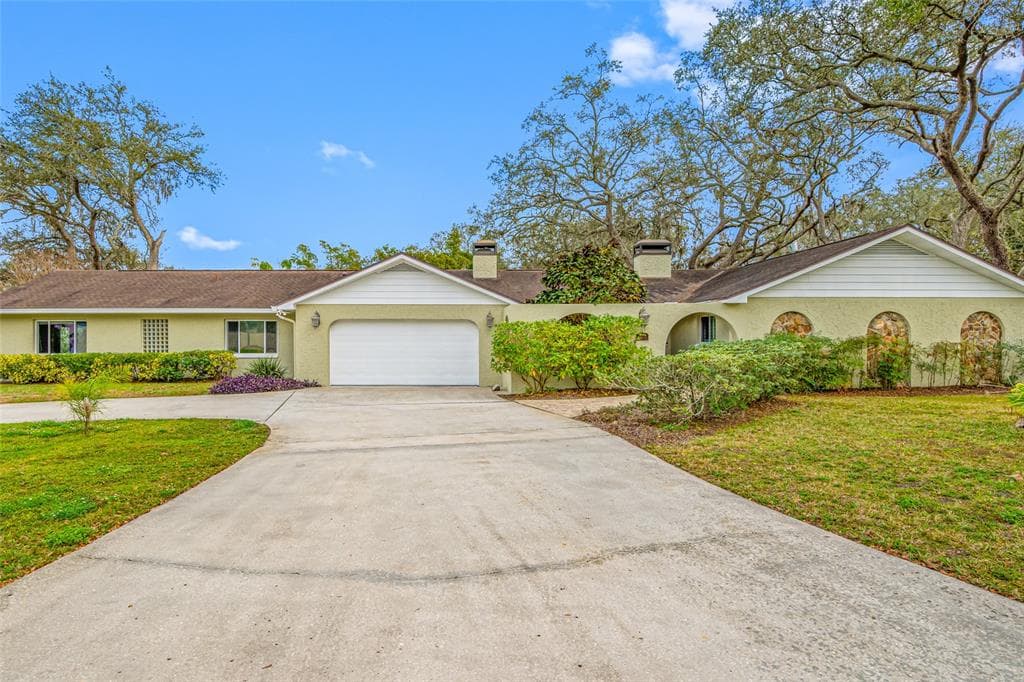 1813 N RIVERHILLS DRIVE TEMPLE TERRACE, FL 33617
