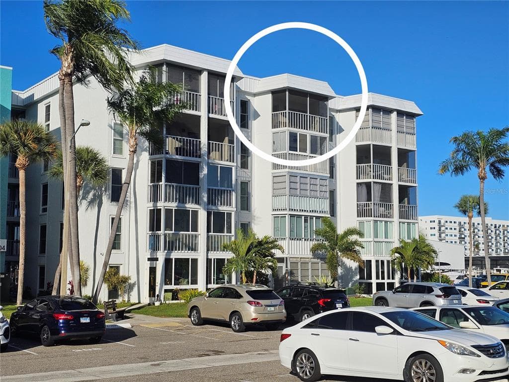 4904 38TH WAY S UNIT 515 ST PETERSBURG, FL 33711