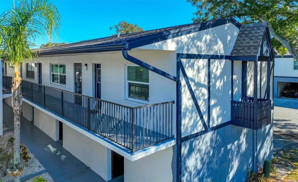 1126 KING ARTHUR COURT UNIT 418 DUNEDIN, FL 34698