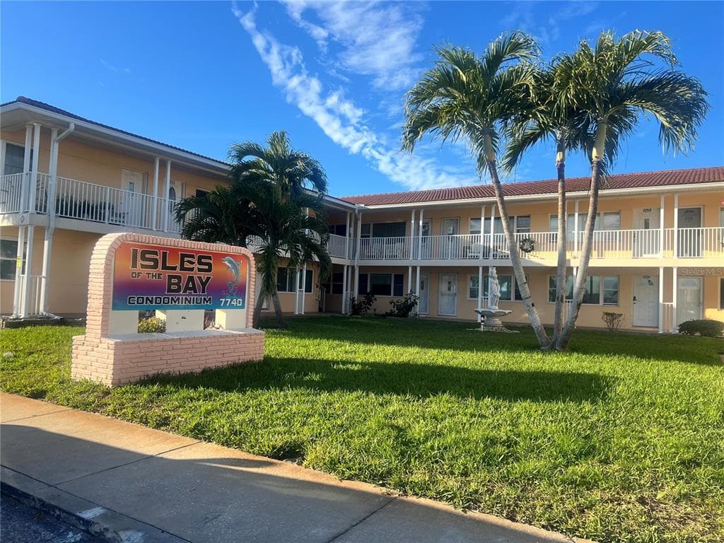 7740 BOCA CIEGA DRIVE UNIT 108 ST PETE BEACH, FL 33706