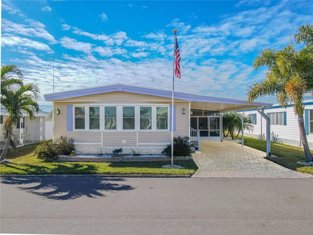2101 HILO DRIVE HOLIDAY, FL 34691