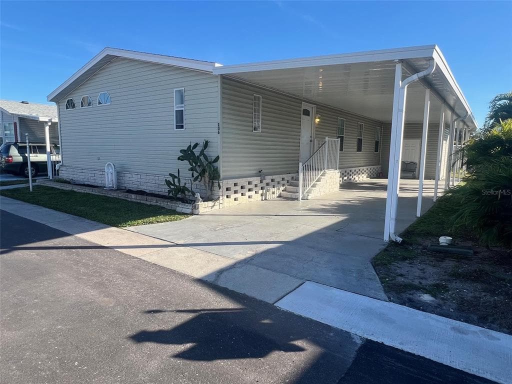 11300 124TH AVENUE UNIT 136 LARGO, FL 33778