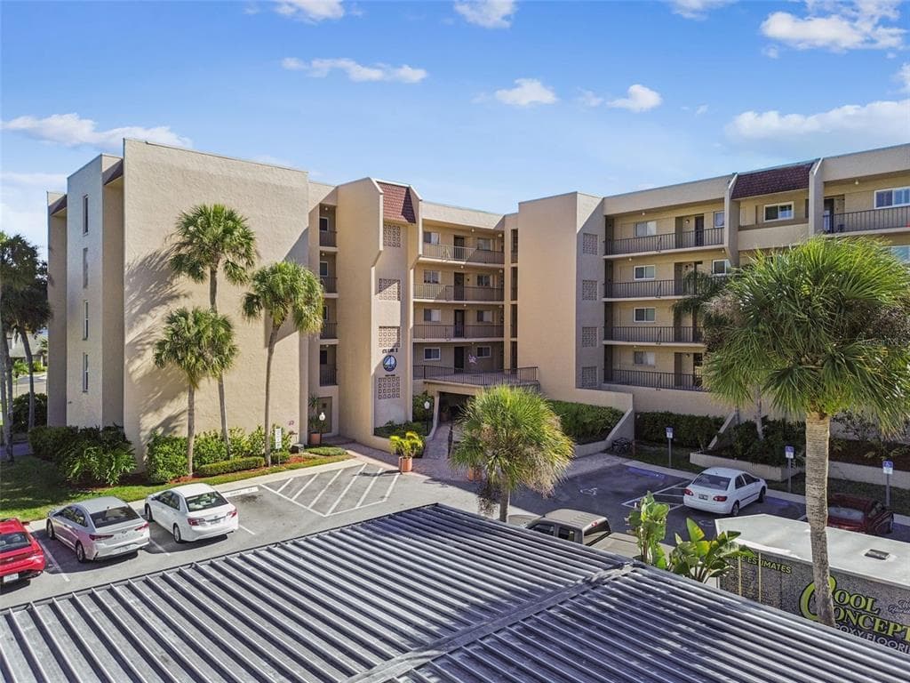 90 S HIGHLAND AVENUE UNIT 1306 TARPON SPRINGS, FL 34689