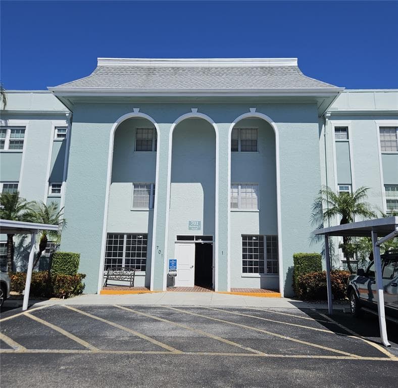 701 POINSETTIA ROAD UNIT 126 BELLEAIR, FL 33756