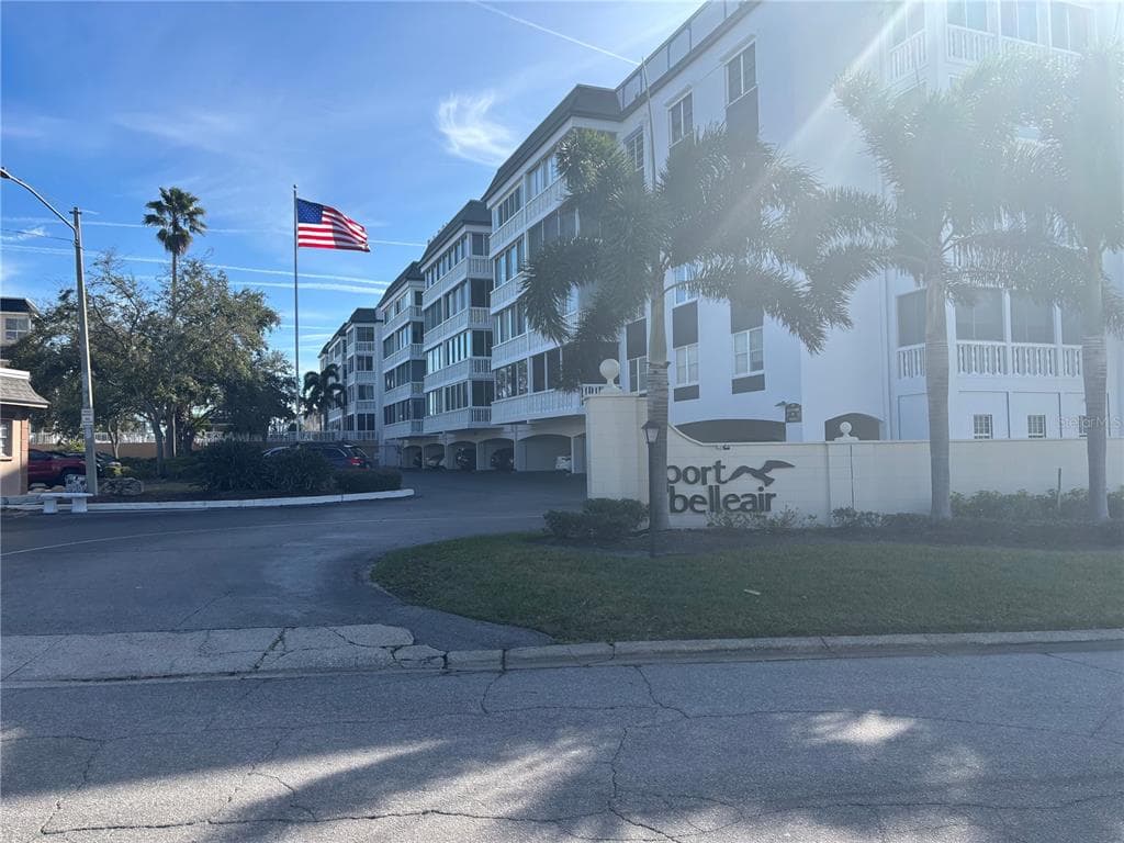 139 BLUFF VIEW DRIVE UNIT 204