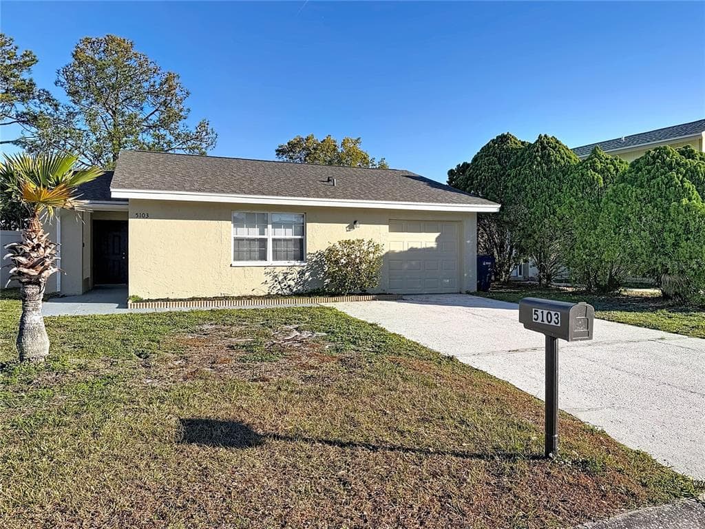 5103 STONEHAVEN COURT TAMPA, FL 33624