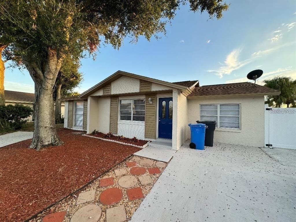 10204 BELLHURST COURT TAMPA, FL 33615