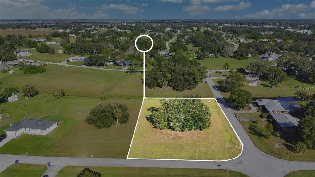401 CHERRY TREE DRIVE SEBRING, FL 33876
