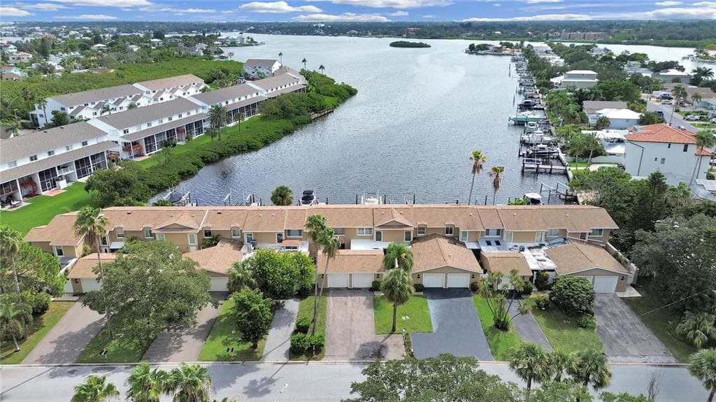 825 E GULF BOULEVARD UNIT 110 INDIAN ROCKS BEACH, FL 33785