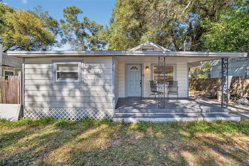 1210 E CAYUGA STREET TAMPA, FL 33603