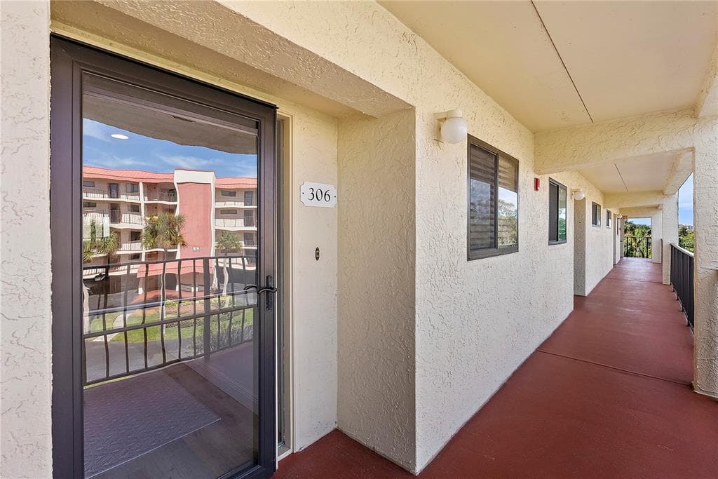 9433 HARBOR GREENS WAY UNIT 306 SEMINOLE, FL 33776