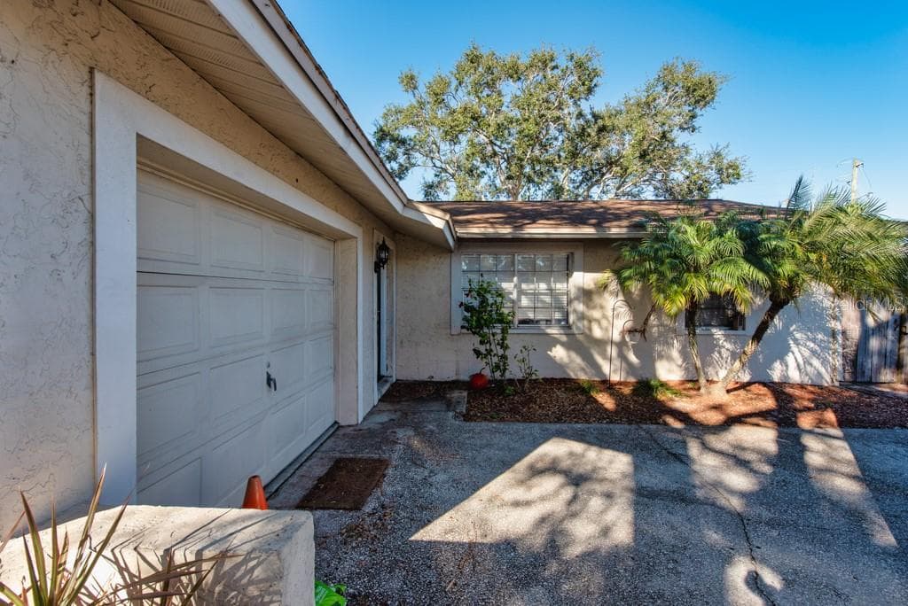 12897 83RD AVENUE SEMINOLE, FL 33776