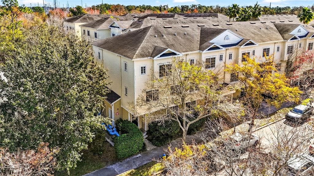 9836 W PARK VILLAGE DRIVE TAMPA, FL 33626