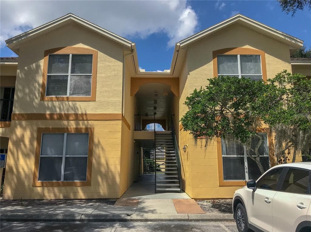 5621 PINNACLE HEIGHTS CIRCLE UNIT 101 TAMPA, FL 33624