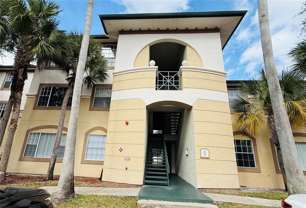 17114 CARRINGTON PARK DRIVE UNIT 219 TAMPA, FL 33647