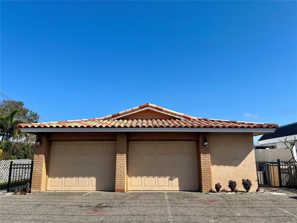 11315 3RD STREET E UNIT B TREASURE ISLAND, FL 33706
