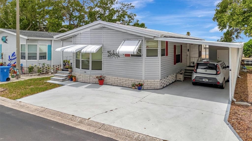 106 N SAINT GEORGE CIRCLE