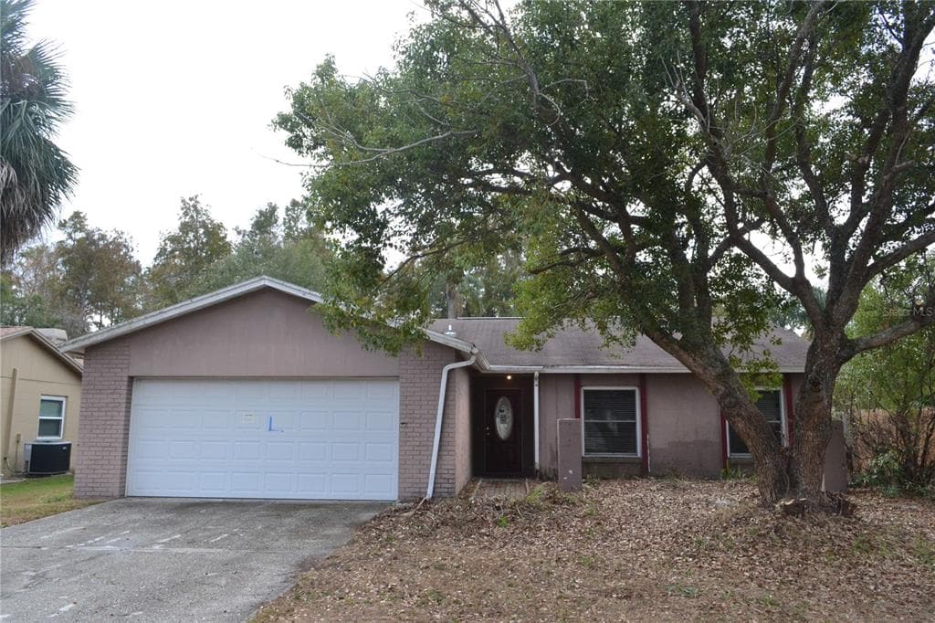 4914 OAKSHIRE DRIVE TAMPA, FL 33625