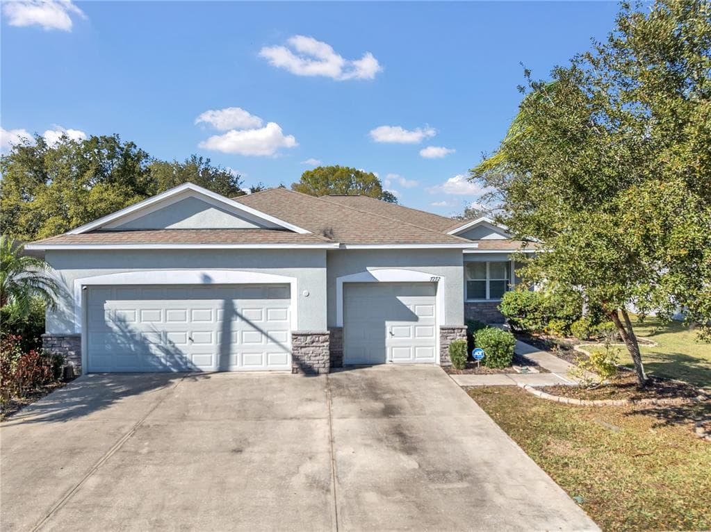 7272 CEDARCREST BOULEVARD LAKELAND, FL 33810
