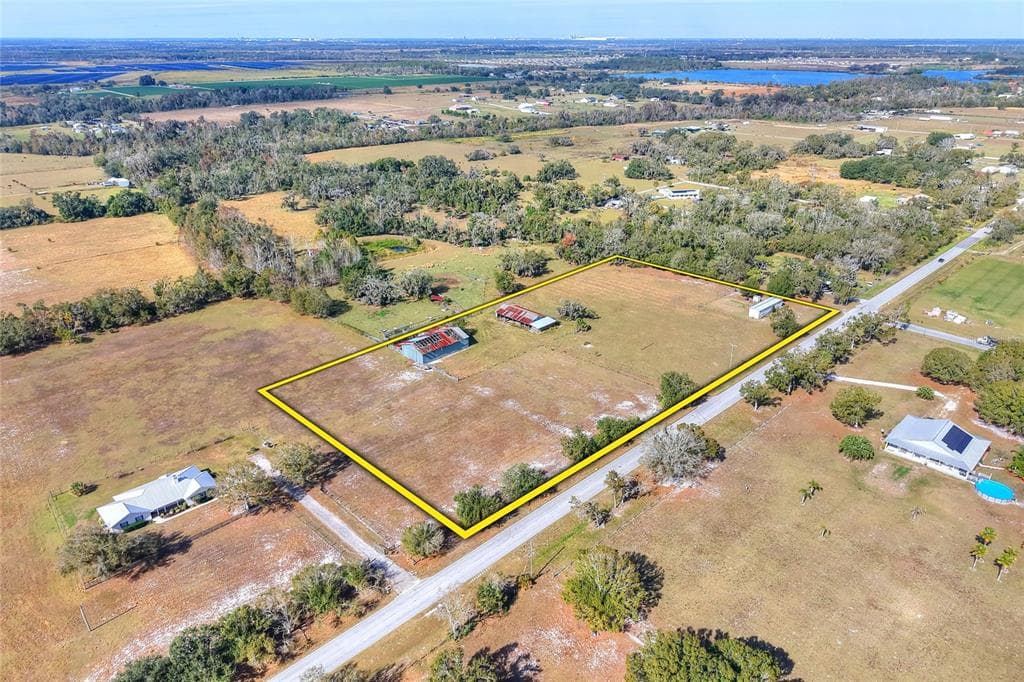 15901 CARLTON LAKE ROAD WIMAUMA, FL 33598