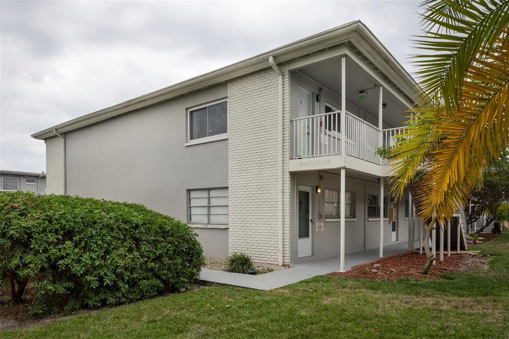 5912 5TH AVENUE N UNIT E12 ST PETERSBURG, FL 33710