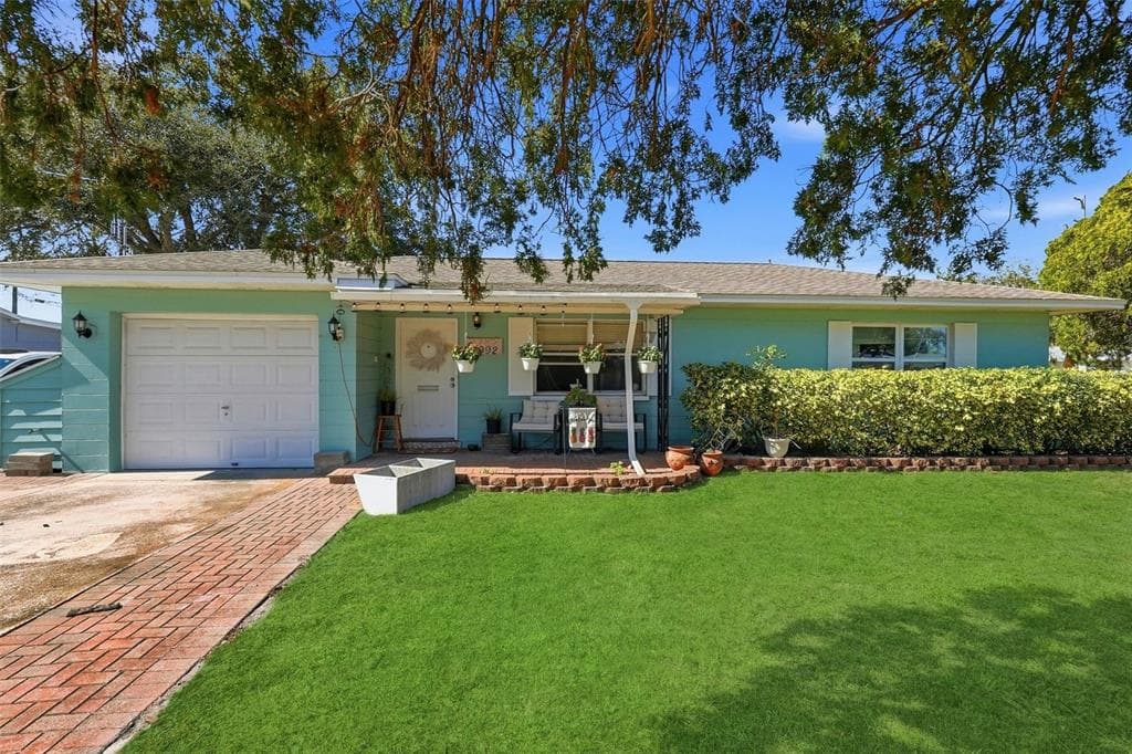 3992 62ND STREET N ST PETERSBURG, FL 33709