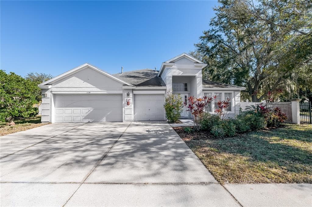 1128 HELMSDALE DRIVE WESLEY CHAPEL, FL 33543