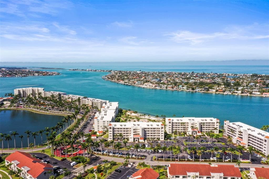 5901 BAHIA DEL MAR CIRCLE UNIT 124