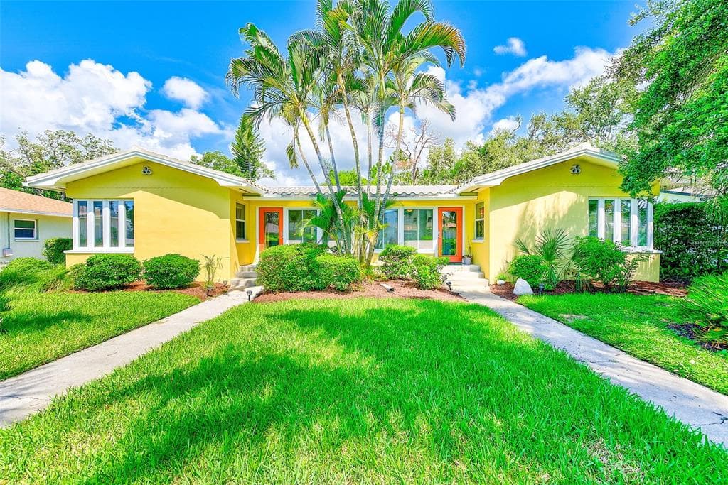 240-242 MATEO WAY NE ST PETERSBURG, FL 33704