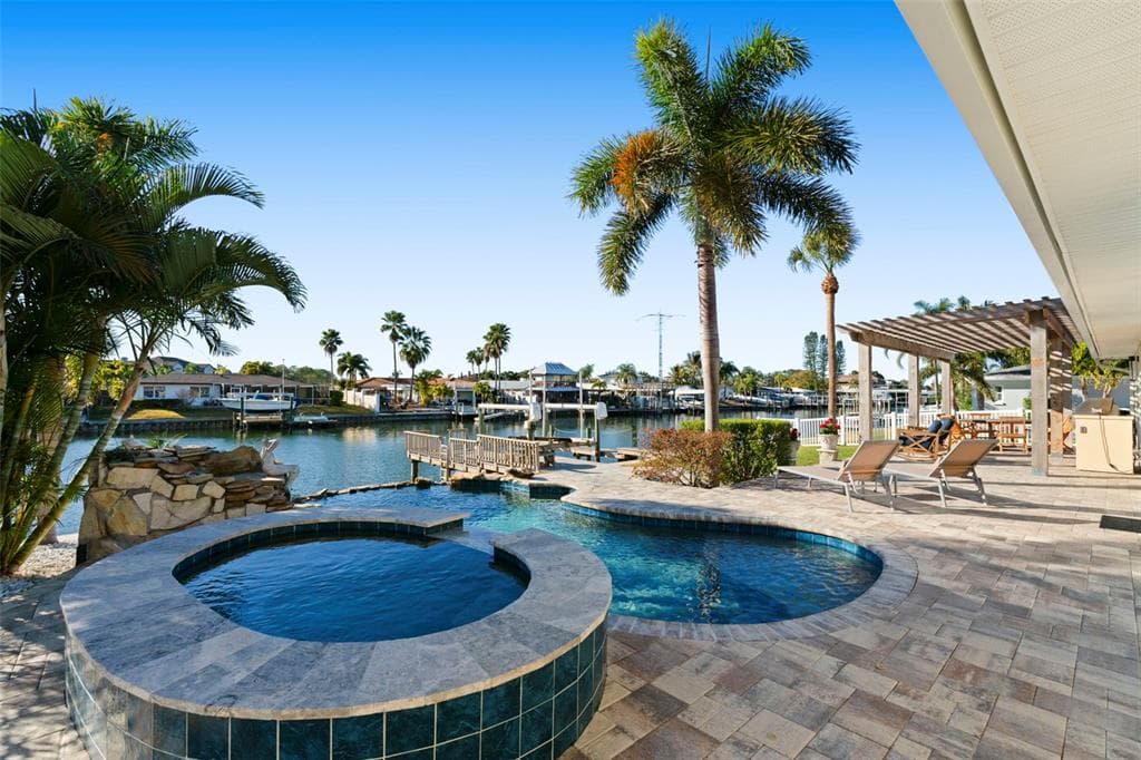 3936 VERSAILLES DRIVE
