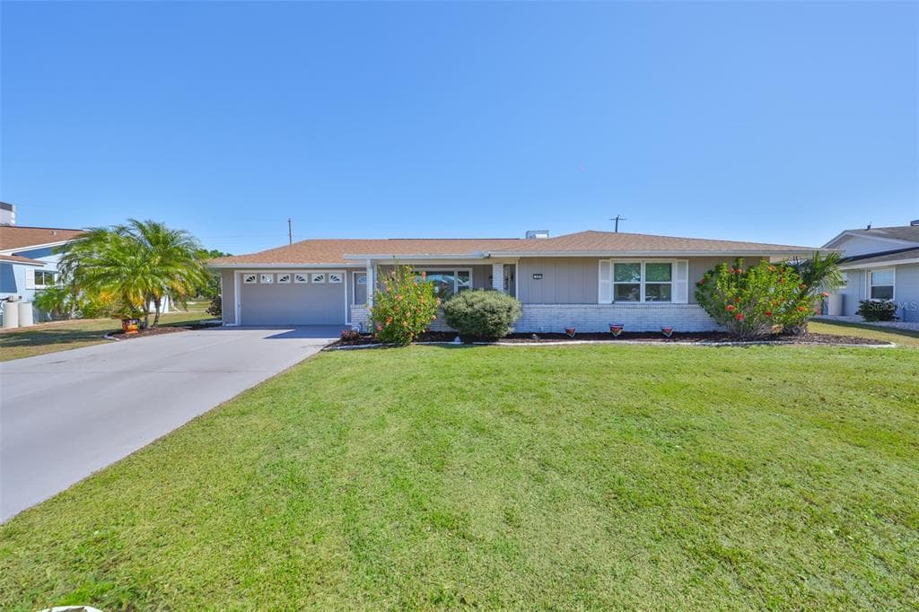 607 FOX HILLS DRIVE SUN CITY CENTER, FL 33573