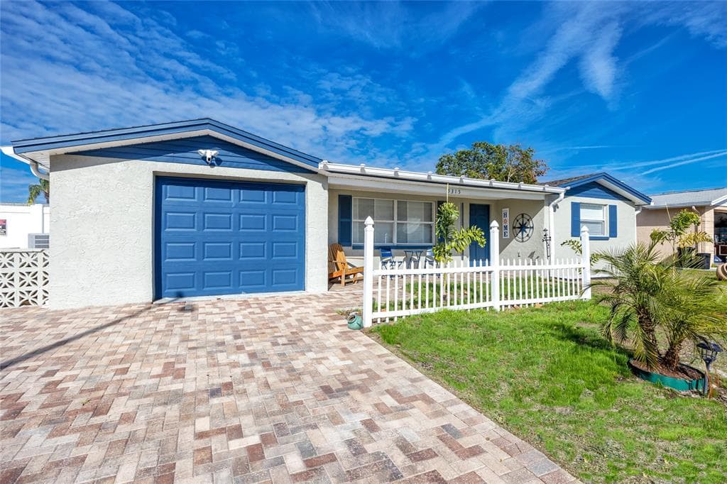 5315 SPARROW DRIVE HOLIDAY, FL 34690