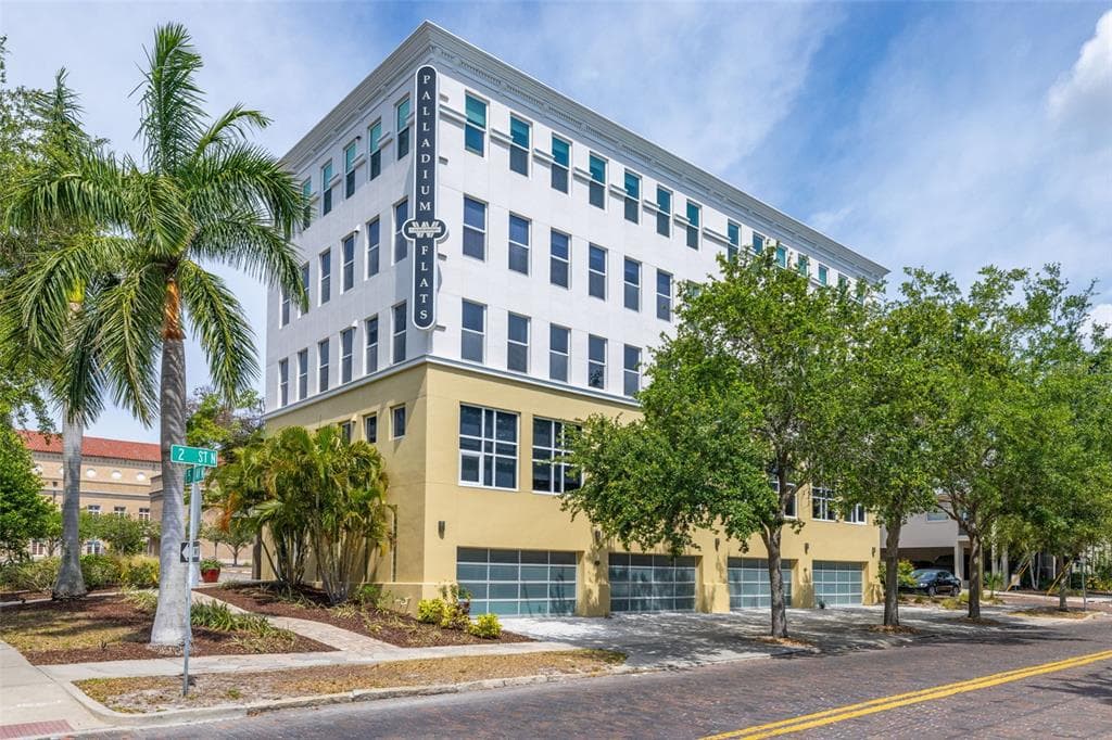 205 5TH AVENUE N UNIT 301 ST PETERSBURG, FL 33701