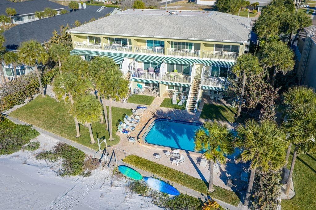 2300 GULF BOULEVARD UNIT D1 BELLEAIR BEACH, FL 33786
