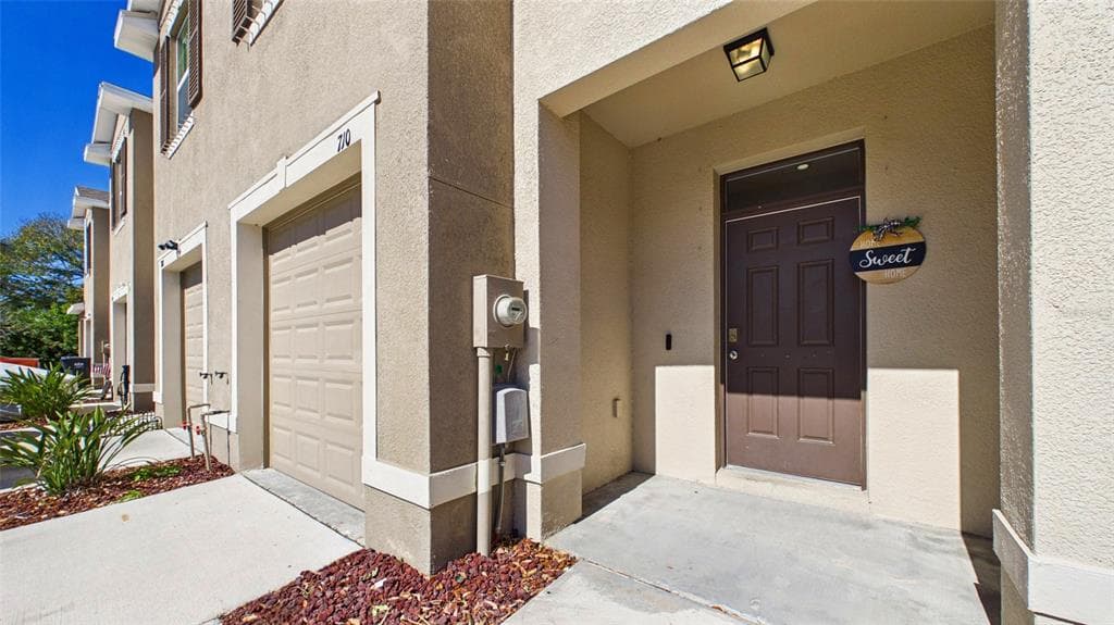 710 BARCLAY WOOD DRIVE RUSKIN, FL 33570