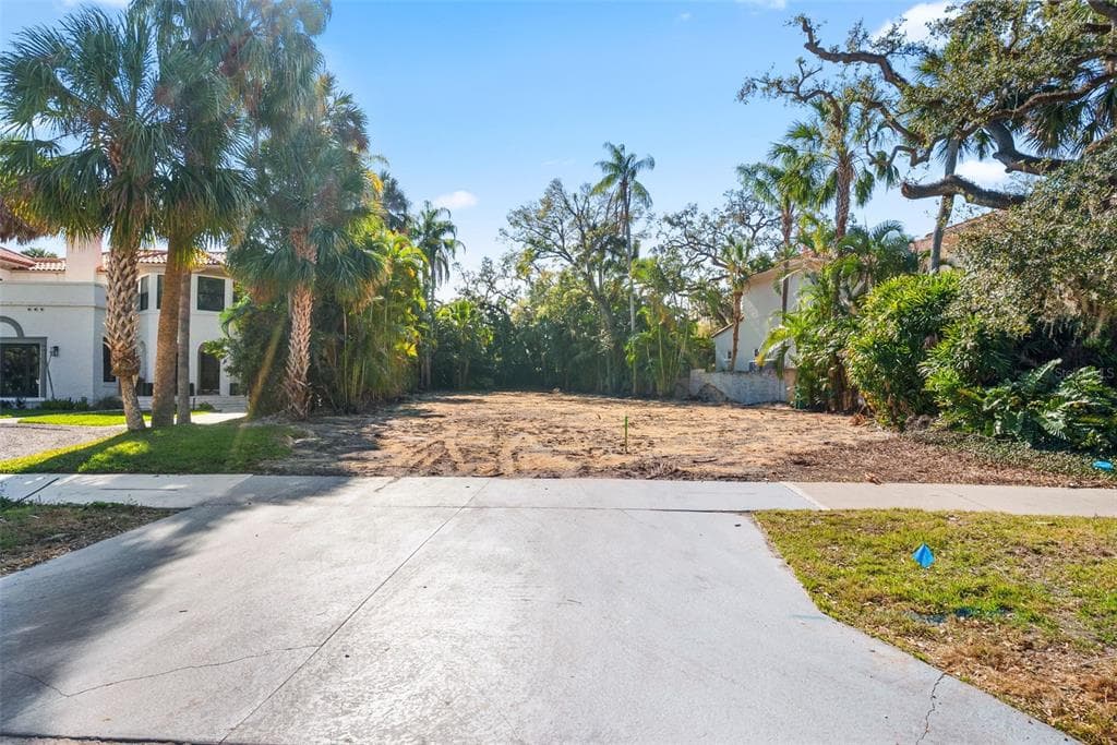 808 S BAYSIDE DRIVE TAMPA, FL 33609