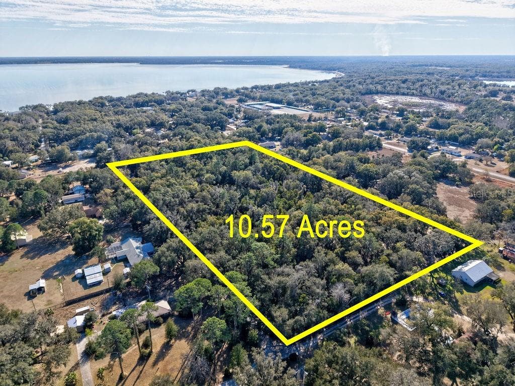 SE 129 COURT OCKLAWAHA, FL 32179