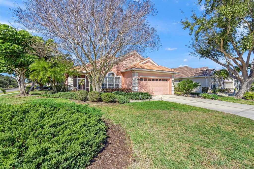 805 DERBYSHIRE DRIVE VENICE, FL 34285