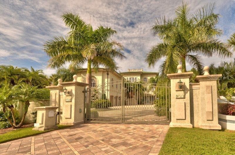 220 GULF BOULEVARD UNIT 8