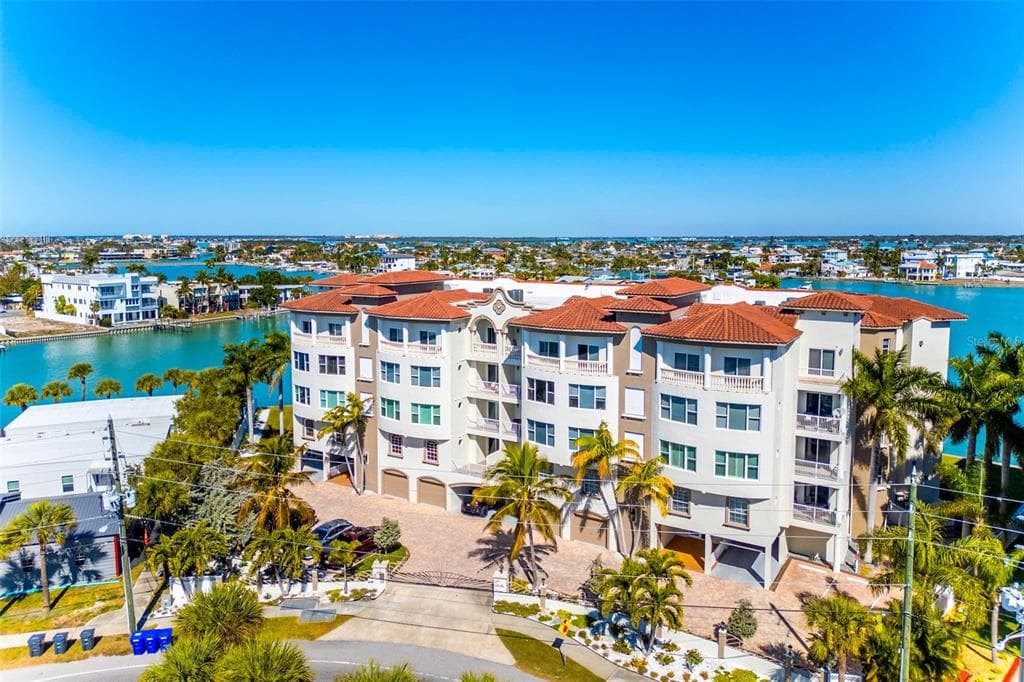 220 108TH AVENUE UNIT 304